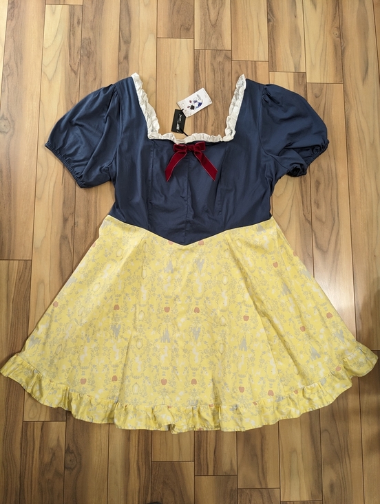 Her Universe Dresses & Skirts - NWT! Her Universe Disney Snow White And The Seven Dwarfs Sweetheart Dress 3 Plus